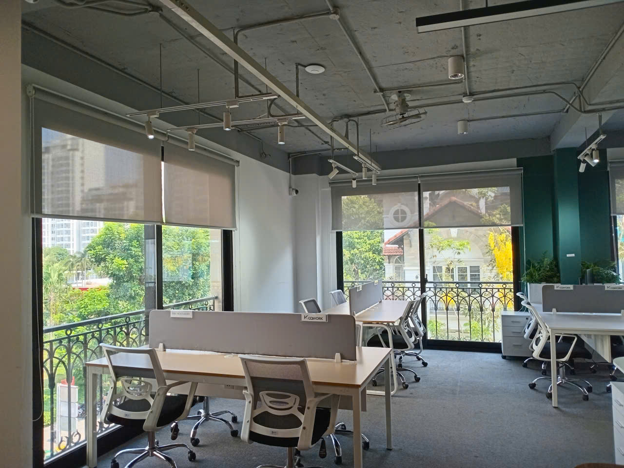 Coworking open workspace